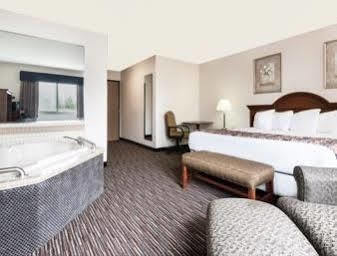 Baymont By Wyndham Columbus/Rickenbacker Hotel Ngoại thất bức ảnh
